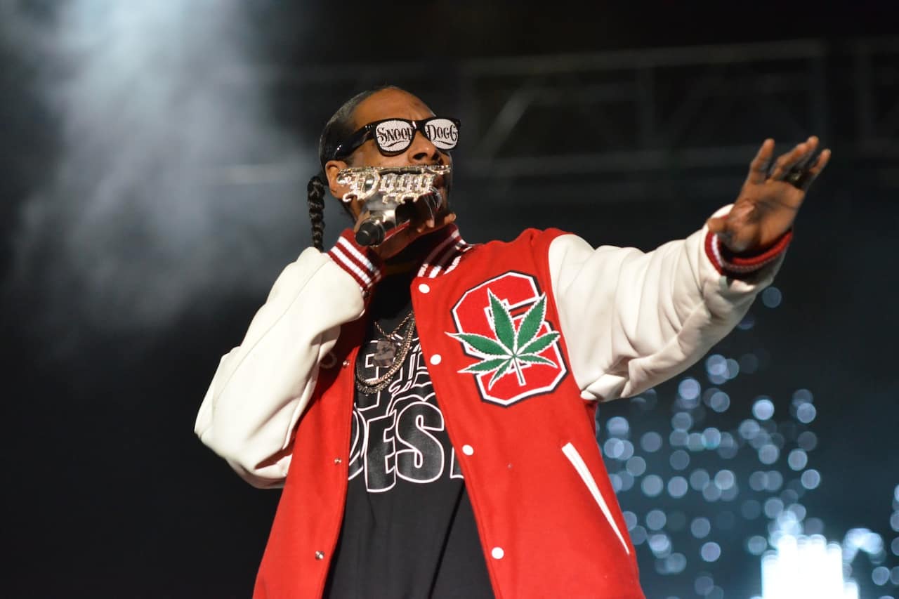 Snoop Dogg Honors 2Pac by Launching New Cannabis Products